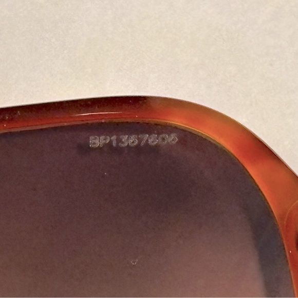 New Prada Aviator Plastic Tortoise brown Sunglasses. SPR02G 4BW-6S1 - Picture 15 of 16